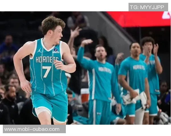 克尼佩尔双十表现引领球队科沃德与皮维共同发力助力胜利